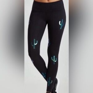 Noli NWOT Black Leggings with Cactus Print - Small